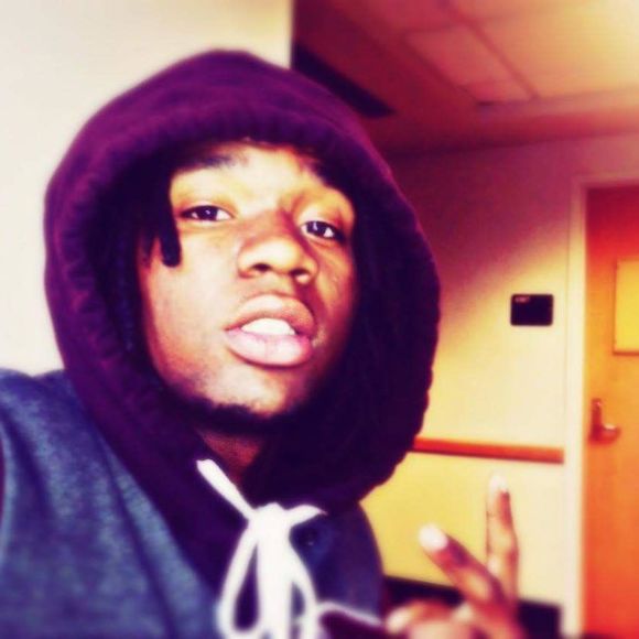 Meet your Posher, Domonique - Picture 1 of 1